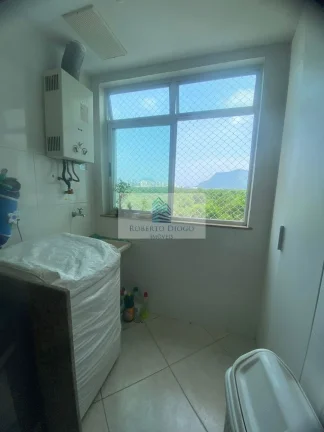 Imagem Imperdível! Apartamento à venda no Recreio dos Bandeirantes, Rio de Janeiro-RJ, com 3 quartos, 2 suítes, 1 sala, 3 banheiros, 2 vagas de garagem e 93m2.
