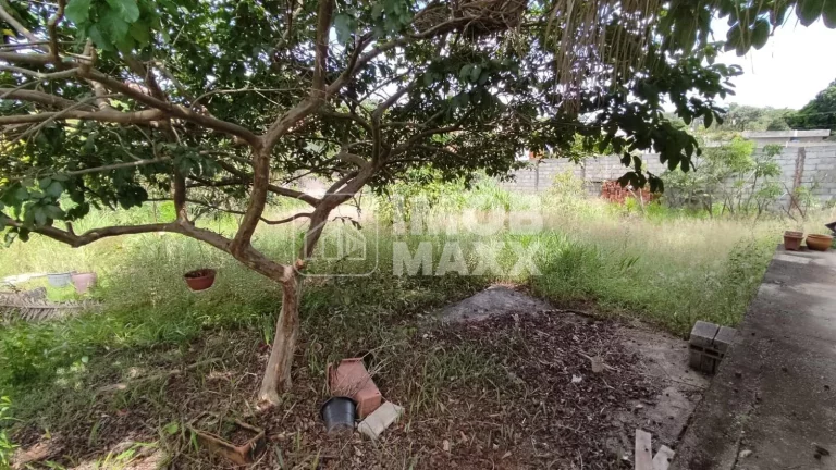 Imagem Casa de condomínio no Jardim Botânico, 4 quartos, 3 suítes, 360m², quintal de 1253m², venda adjudicada.