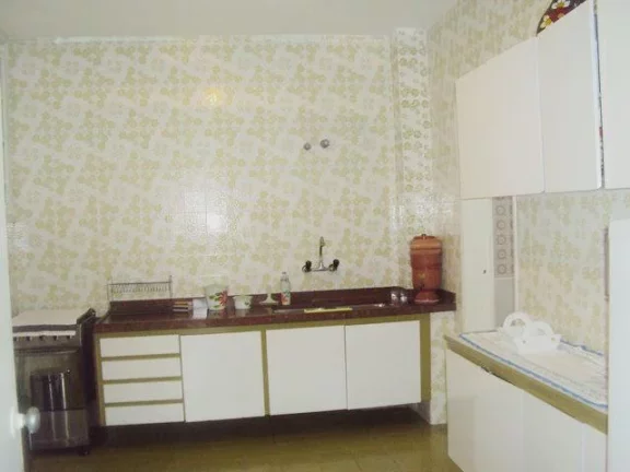 Imagem Praia de Pitangueiras, Prédio Frente ao Mar, Centrinho, Churrasqueira, Linda Vista ao Mar, Amplo Apartamento!!!