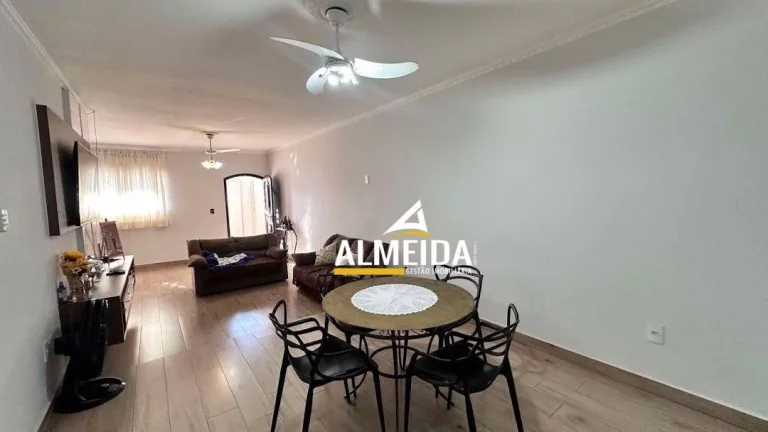 Imagem Casa com 3 dormitórios à venda, 200 m² por R$ 600.000,00 - Parque Universitário - Rio Claro/SP