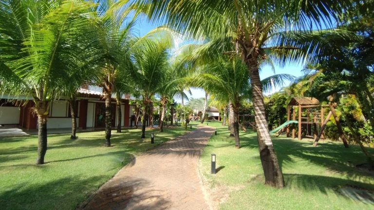 Imagem Apartamento duplex à venda, localizado no bairro Praia do Forte em Mata de São João-BA