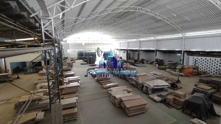 Imagem GALPÃO INDUSTRIAL. AC. 1.600m² DE CONSTRUÇÃO. 2 DOCAS