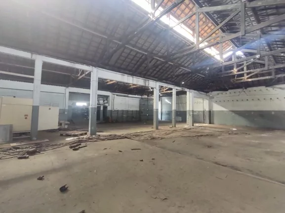 Imagem Barracão comercial com 1489m² com localização em umas das principais avenidas com proximidades a...