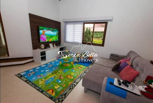 Imagem Casa com 3 dormitórios à venda, 530 m² por R$ 1.790.000,00 - Várzea - Teresópolis/RJ