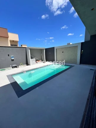Imagem Casa assobradada mobiliada, 3 suítes com sacada, closet, piscina, churrasqueira, placas solares, 4 vagas, casa inteligente e acabamento premium
