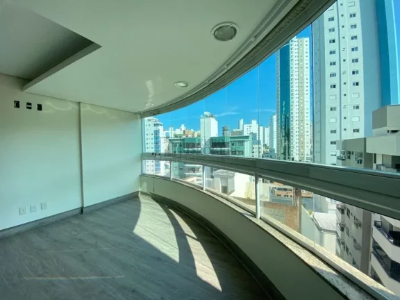 Imagem Apartamento com 3 suítes à venda no Centro de Balneário Camboriú/SC