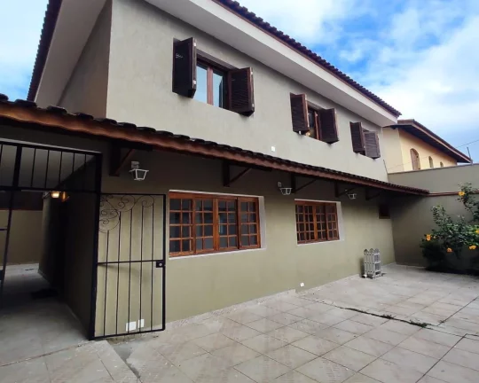 Imagem Sobrado no Butantã com 3dorms(2suítes) edícula e 3 vagas de garagem!!