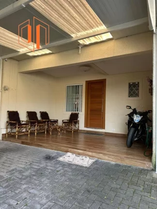 Imagem Sobrado para Venda em Curitiba, Bairro Alto, 3 dormitórios, 1 suíte, 3 banheiros, 2 vagas