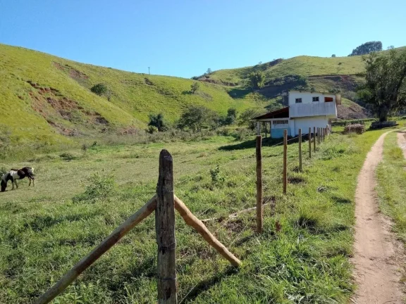 Imagem VENDO FAZENDA EM CASiMIRO DE ABREU, COM NASCENTE,CACHOEIRA,LAGO PARA PEIXE