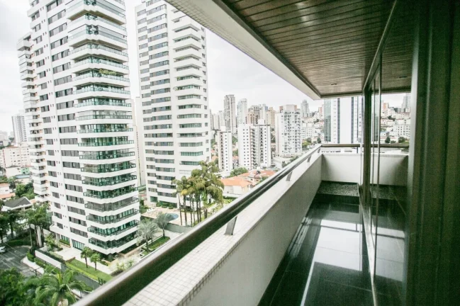 Imagem Apartamento 290M², 1 Por Andar, 3Q, 3 Suítes, 3 Banheiros, 4 Vagas, Academia, Piscina, Piscina Aquecida, Quadra, Salão de Jogos e Festas, Closet.