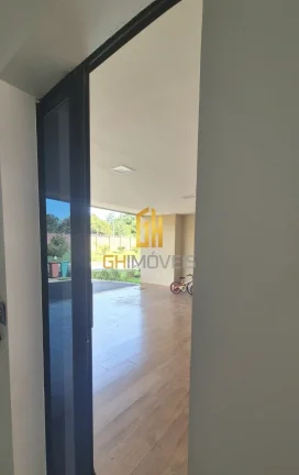 Imagem O sobrado possui:

- Casa toda em ESQUADRIAS
- Sala ampla com 2 ambientes integrada à área de laze...