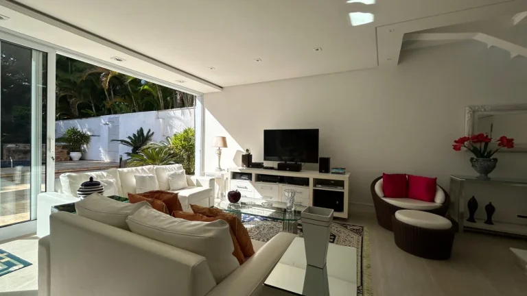Imagem Imponente casa à venda na Riviera de São Lourenço Módulo 22: 4 quartos, 2 suítes, 1 sala, 4 vagas de garagem, 269,00m².