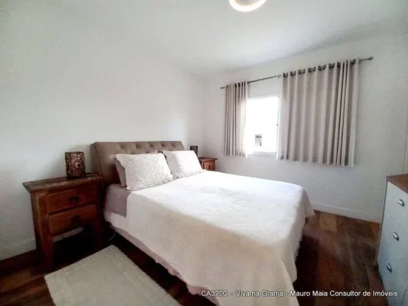 Imagem Casa com 3 dormitórios à venda, 181 m² por R$ 1.350.000 - Granja Viana.