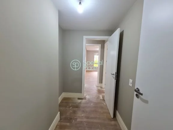 Imagem Excelente apartamento em Higienópolis, no estilo neoclássico, em condomínio exclusivo com apenas ...