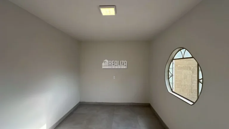 Imagem Casa à venda no bairro Vila Arquelau, Uberaba - 3 dormitórios, 4 garagens e mais!