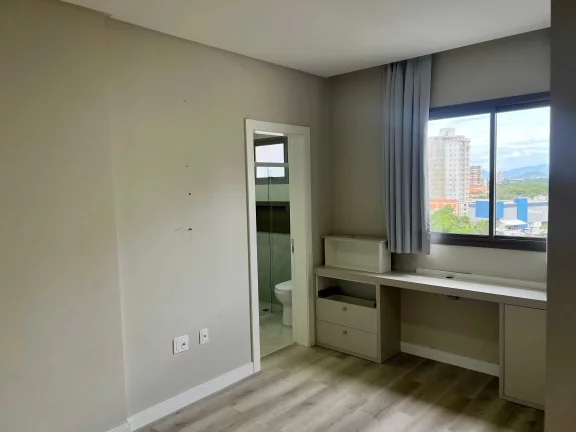 Imagem Apartamento quadra mar com 3 suítes e 2 vagas de garagem em Itapema/SC