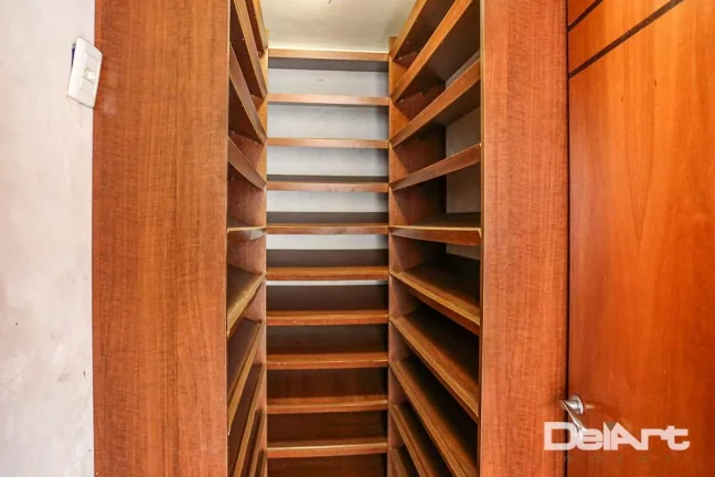 Imagem Residência térrea - Estilo Clássico - (400m2 de construção aproximadamente) - com piscina - 750m2 de terreno - Bairro Bom Jesus