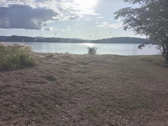 Imagem Rancho no Condomínio Pontal do Lago em Delfinópolis (MG)