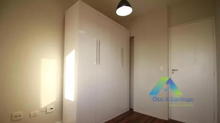 Imagem Apartamento com 3 dormitórios e 2 banheiros em Vila das Mercês/SP!