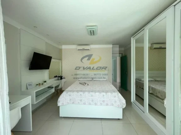 Imagem Vendo Casa em Condomínio Fechado, com 480m², 5 quartos s/ 5 suítes, espaço gourmet, piscina e 4 vagas
