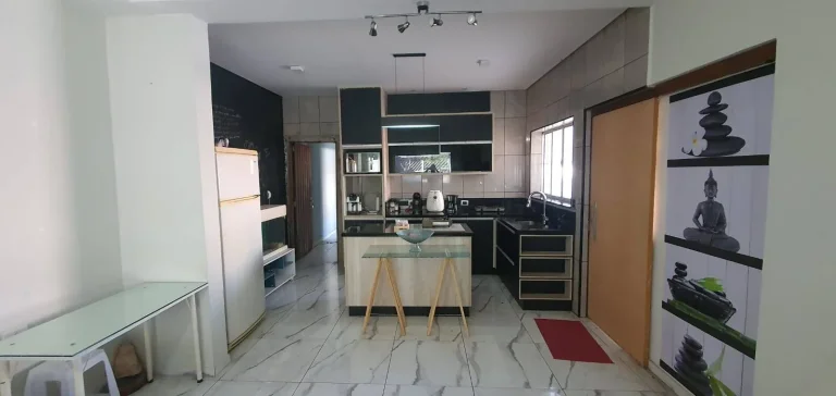 Imagem Casa Terrea Reformada com 111m² 2 Dormitorios e 5 Vagas de Garagens