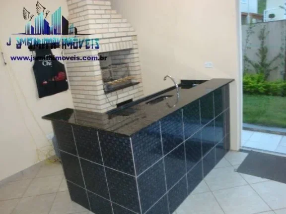 Imagem CASA EM CONDOMÍNIO, 264m², 3 DORMS (1 SUÍTE). CONDOMÍNIO COM LAZER DE CLUBE