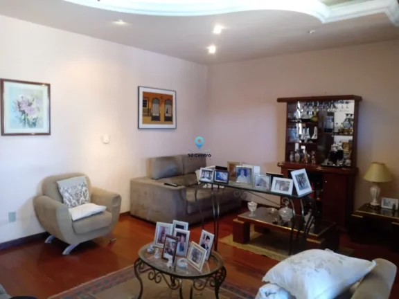 Excelente casa à venda em Contagem, localizada no bairro Parque Turistas. Possui 180m² de área to...