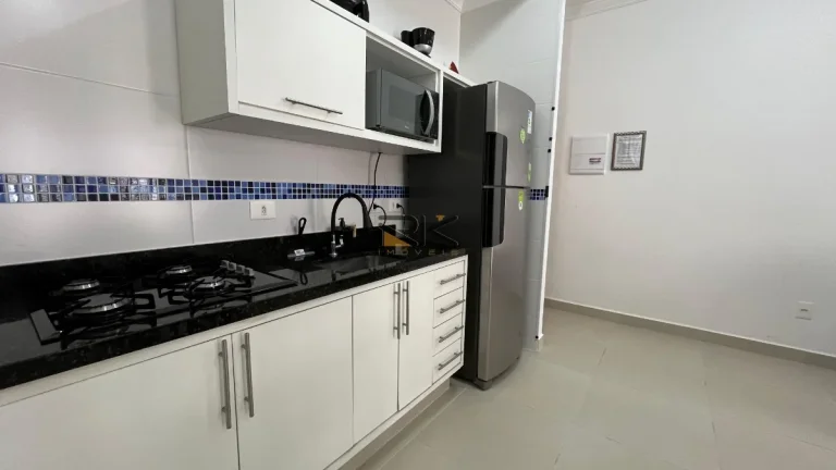 Imagem Apartamento à venda nas Toninhas com 1 dormitórios, varanda gourmet com churrasqueira e piscina