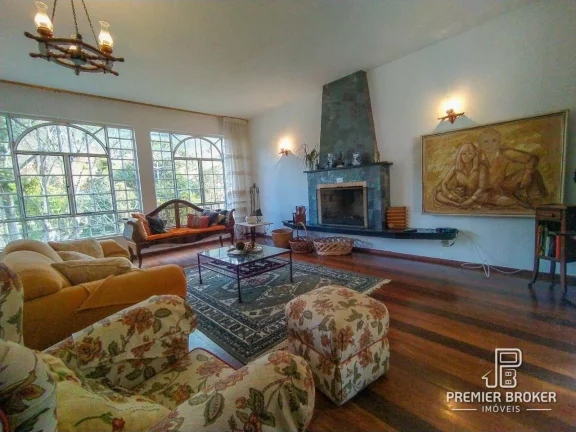 Imagem Casa com 4 dormitórios à venda, 330 m² por R$ 950.000,00 - Albuquerque - Teresópolis/RJ