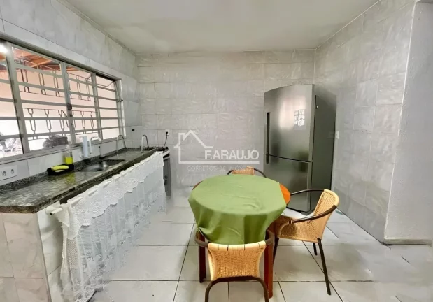 Imagem Casa à venda em Jardim Abaeté com 171m² 2 quartos, 2 vagas