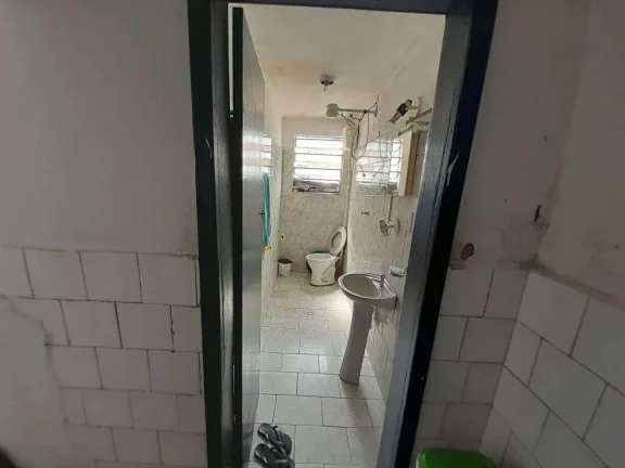 Imagem Casa à venda em Barbacena, Centro, com 2 quartos, 140m2