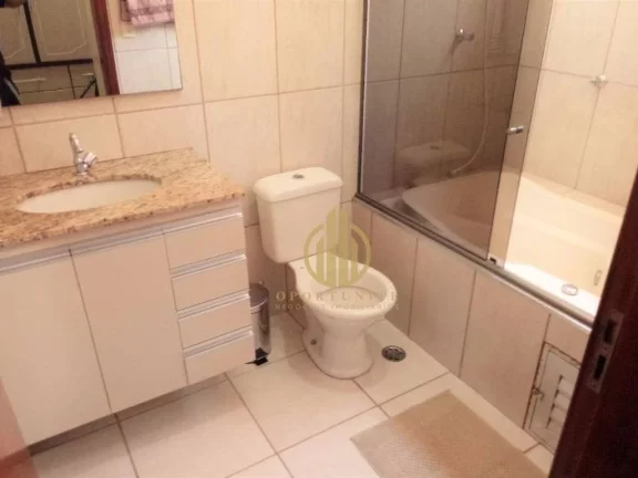 Imagem Casa residencial de três dormitórios com suíte