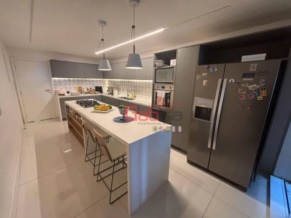 Imagem Apartamento com 3 dormitórios à venda, 250 m² por R$ 3.500.000,00 - Centro - Cabo Frio/RJ