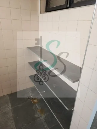 Imagem Apartamento à venda na Vila Itapura, Campinas/SP. Apartamento com 2 dormitórios com armários , cozinha americana, banheiro social com armário, despen