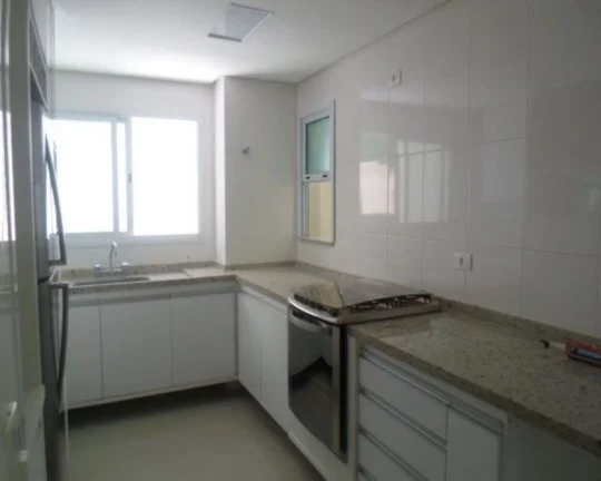 Imagem Apartamento à venda no Guarujá na Praia das Pitangueiras.