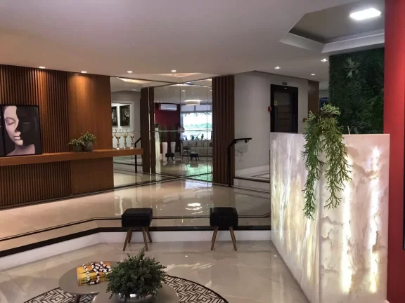 Imagem Apartamento Quadra Mar com 03 dormitórios à venda no Centro de Balneário Cambori