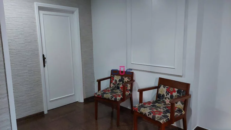 Imagem apartamento no Embaré com 125m2, 2 quartos, dependencia completa de empregada e 1 vaga demarcada, elevador de frente no Embaré.