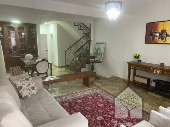 Imagem Casa a poucos passos da Av Mauro Ramos