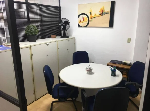 Imagem Sala Comercial 36 m² 200 metros do Metro Se Toda Mobiliada