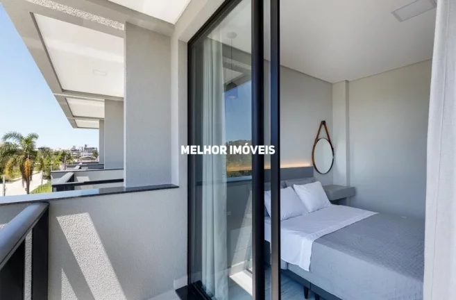 Imagem Casa Triplex perto do mar na praia de Canto Grande á venda em Bombinhas -SC