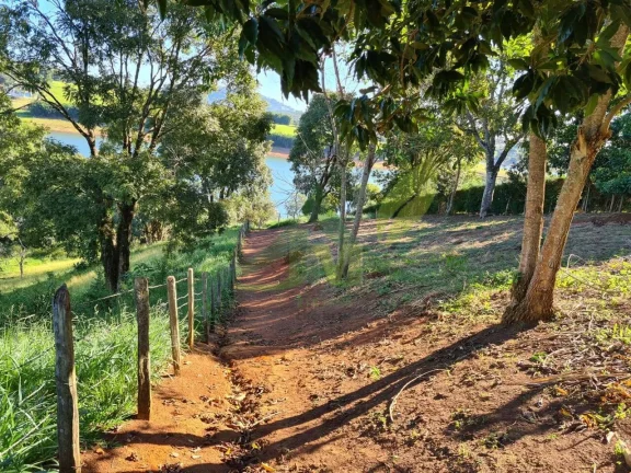 Imagem Belíssimo Terreno na Beira da Represa em Piracaia
