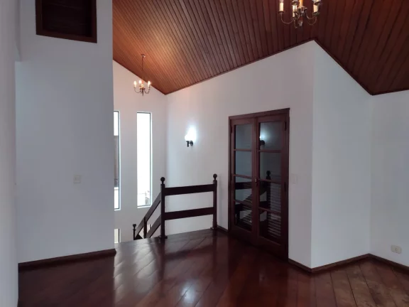 Imagem Casa em Condomínio para Locação em Santana de Parnaíba / SP no bairro Alphaville