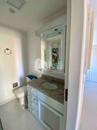 Imagem Apartamento para locação, Pitangueiras, Guarujá, 85m² com 2 dorm, 2 banheiros, 2 vgs com lazer, Camareira Diária, Mobiliado. Sinta a Brisa do Mar!