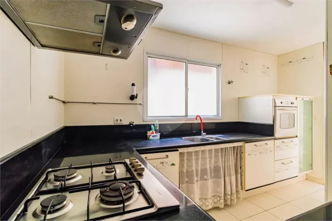 Imagem Casa à venda com 3 quartos, sendo 1 suíte, no condomínio Villa Bella, São Paulo - SP