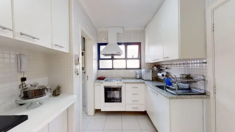 Imagem Apartamento a  venda na Vila Madalena com 03 quartos (1 suíte) e 2 vagas, 96m2.