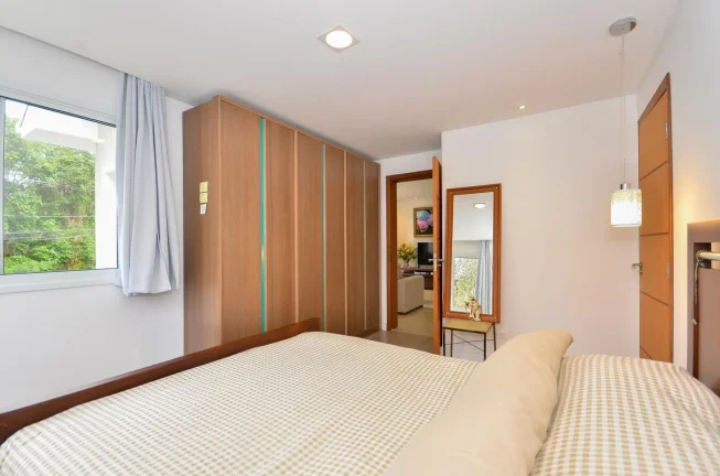Imagem Casa 3 dormitórios. 236 m2 na Vista Alegre (Jd. Schaffer)