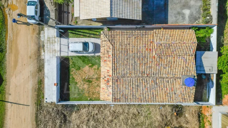 Imagem Casa com pátio na frente e atrás na zona sul