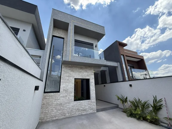 Imagem Casa à Venda no Condomínio Nova Jaguari com Piscina e Salão