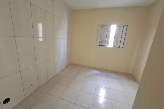 Imagem Casa para locação com 2 dormitórios, 2 banheiros e quintal por R$1.500,00 - Vila Guedes - SP