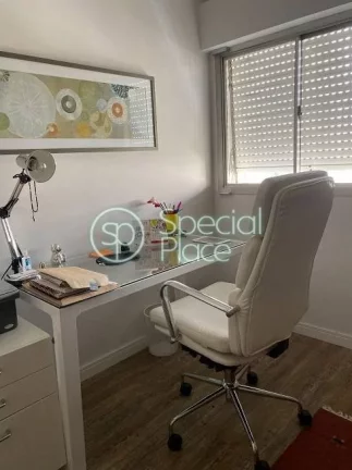 Imagem Apartamento em Moema com 135m². São 03 dormitórios, sendo 01 suíte e 01 vaga. Bem localizado, pr...